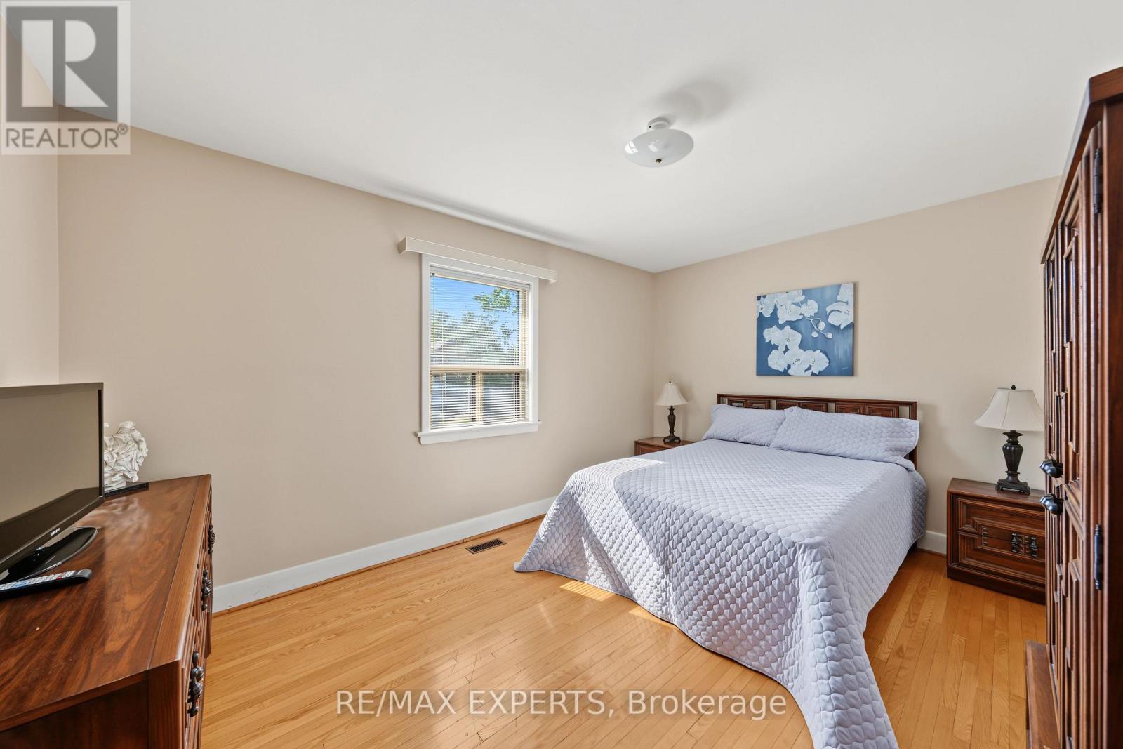 129 Sultana Avenue, Toronto (Englemount-Lawrence), Ontario  M6A 1T6 - Photo 24 - C13822354