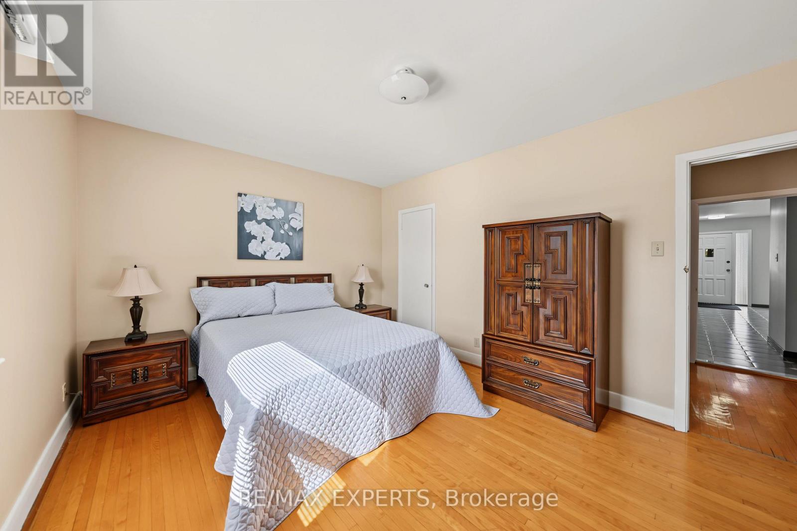 129 Sultana Avenue, Toronto (Englemount-Lawrence), Ontario  M6A 1T6 - Photo 25 - C13822354