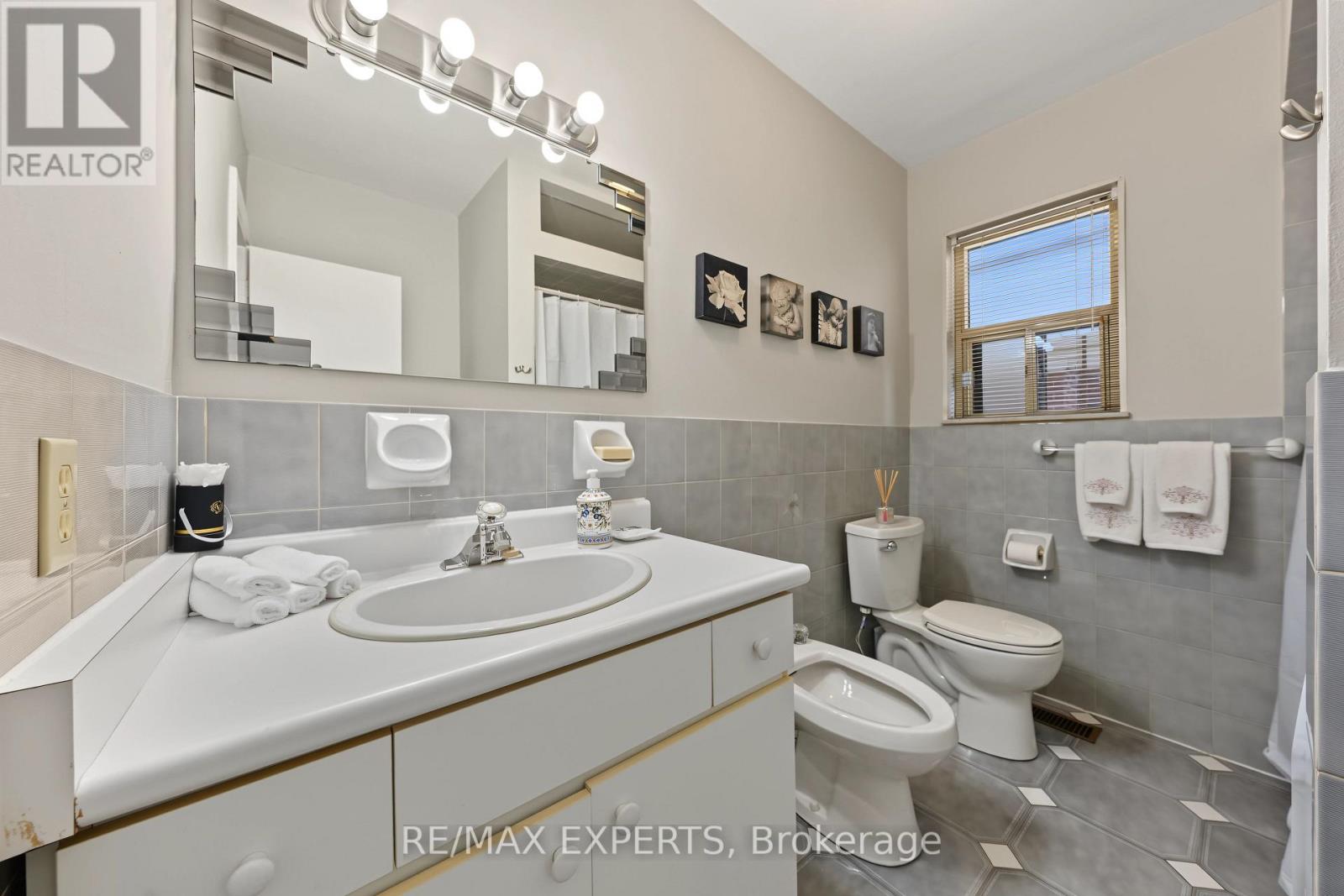 129 Sultana Avenue, Toronto (Englemount-Lawrence), Ontario  M6A 1T6 - Photo 27 - C13822354