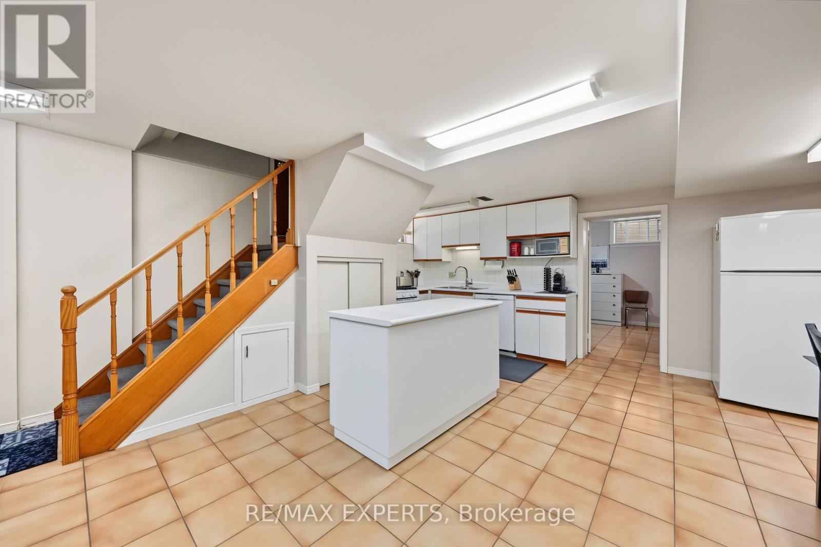 129 Sultana Avenue, Toronto (Englemount-Lawrence), Ontario  M6A 1T6 - Photo 30 - C13822354