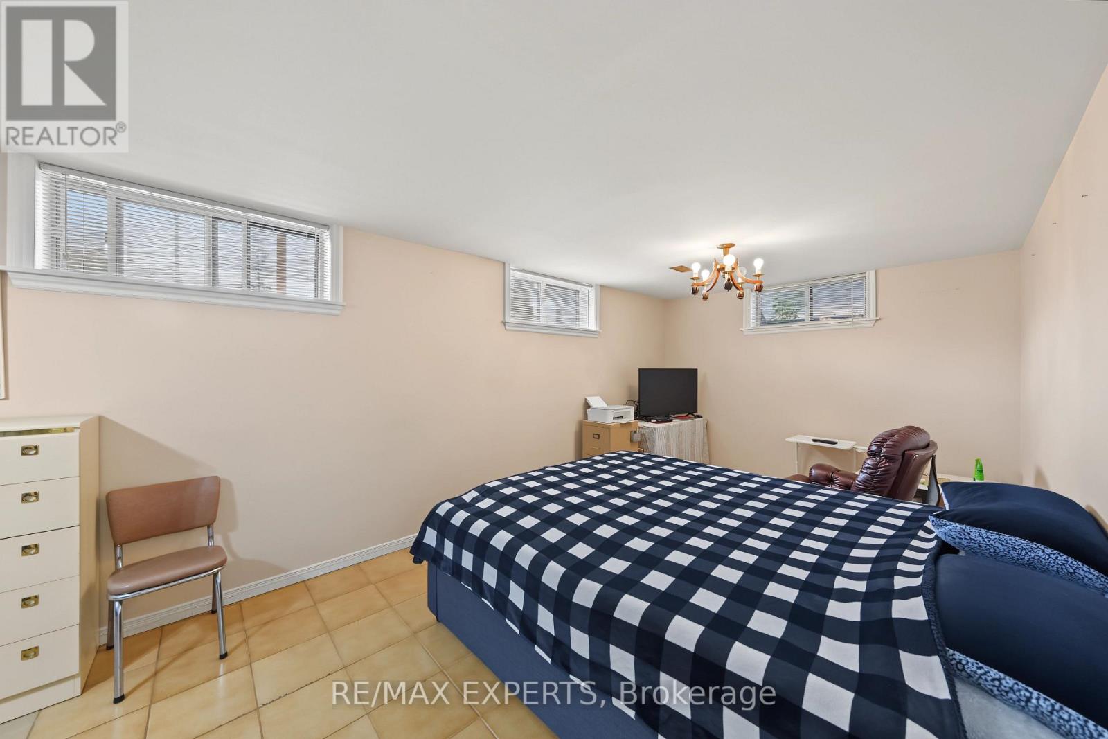 129 Sultana Avenue, Toronto (Englemount-Lawrence), Ontario  M6A 1T6 - Photo 35 - C13822354