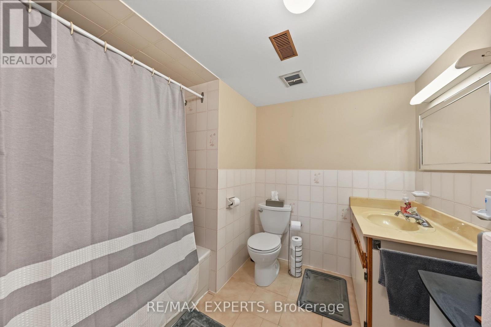 129 Sultana Avenue, Toronto (Englemount-Lawrence), Ontario  M6A 1T6 - Photo 38 - C13822354