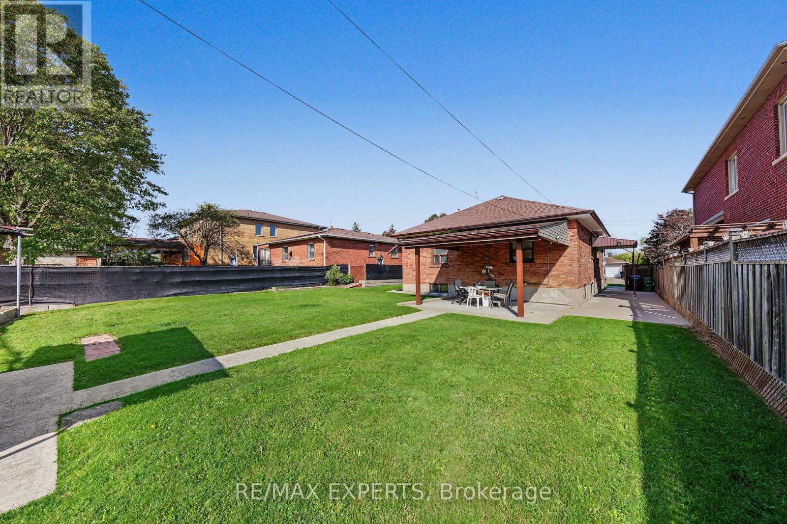 129 Sultana Avenue, Toronto (Englemount-Lawrence), Ontario  M6A 1T6 - Photo 41 - C13822354