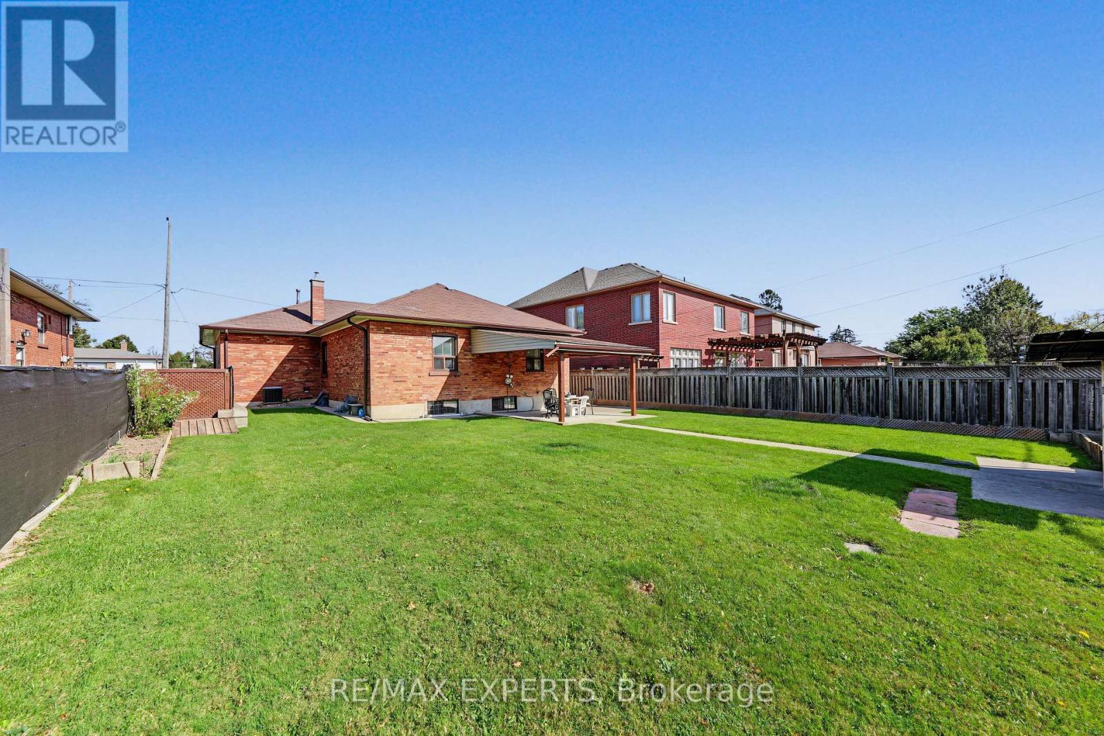 129 Sultana Avenue, Toronto (Englemount-Lawrence), Ontario  M6A 1T6 - Photo 43 - C13822354