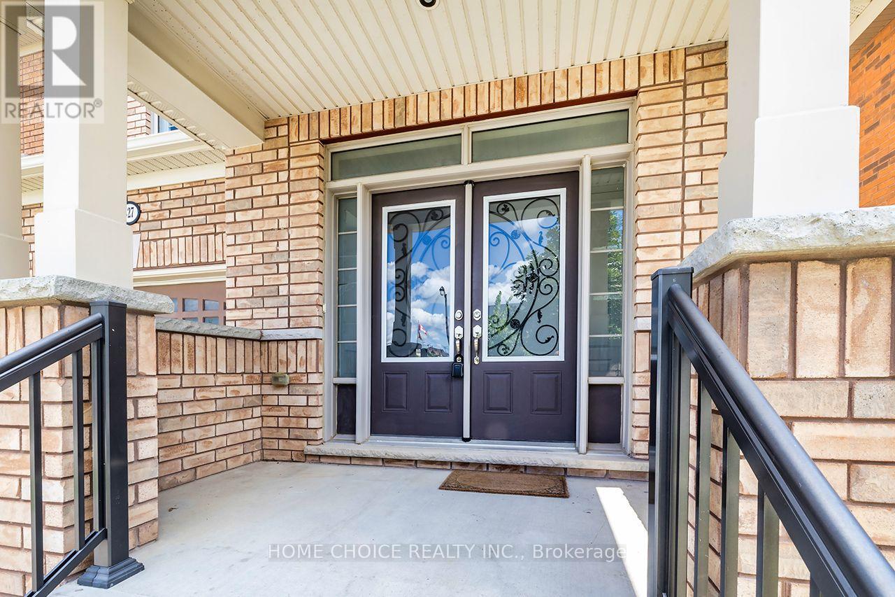 427 Windsfields Farm Drive W, Oshawa, Ontario  L1L 0M1 - Photo 3 - E13822310