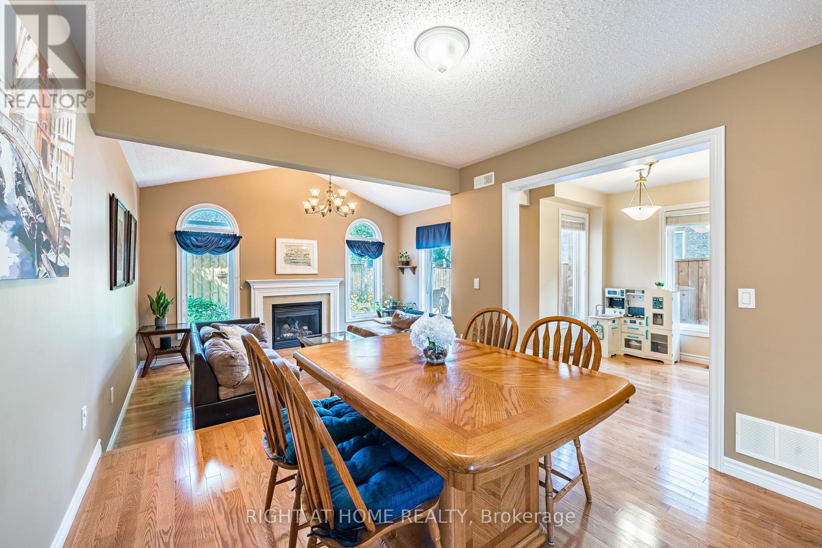 1352 Wadebridge Crescent, Oshawa, Ontario  L1K 3B2 - Photo 6 - E13822314
