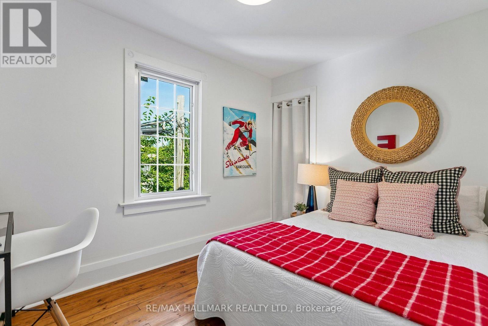 8 Hillingdon Avenue, Toronto, Ontario  M4C 3H7 - Photo 12 - E13822388