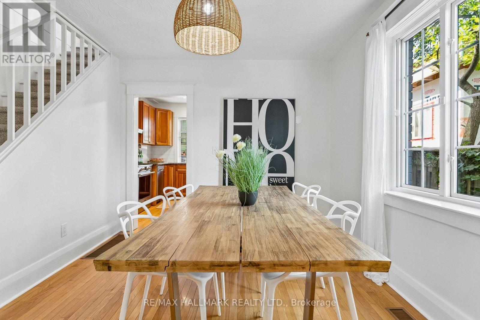8 Hillingdon Avenue, Toronto, Ontario  M4C 3H7 - Photo 5 - E13822388