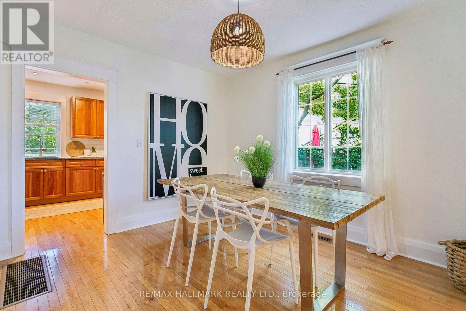 8 Hillingdon Avenue, Toronto, Ontario  M4C 3H7 - Photo 6 - E13822388
