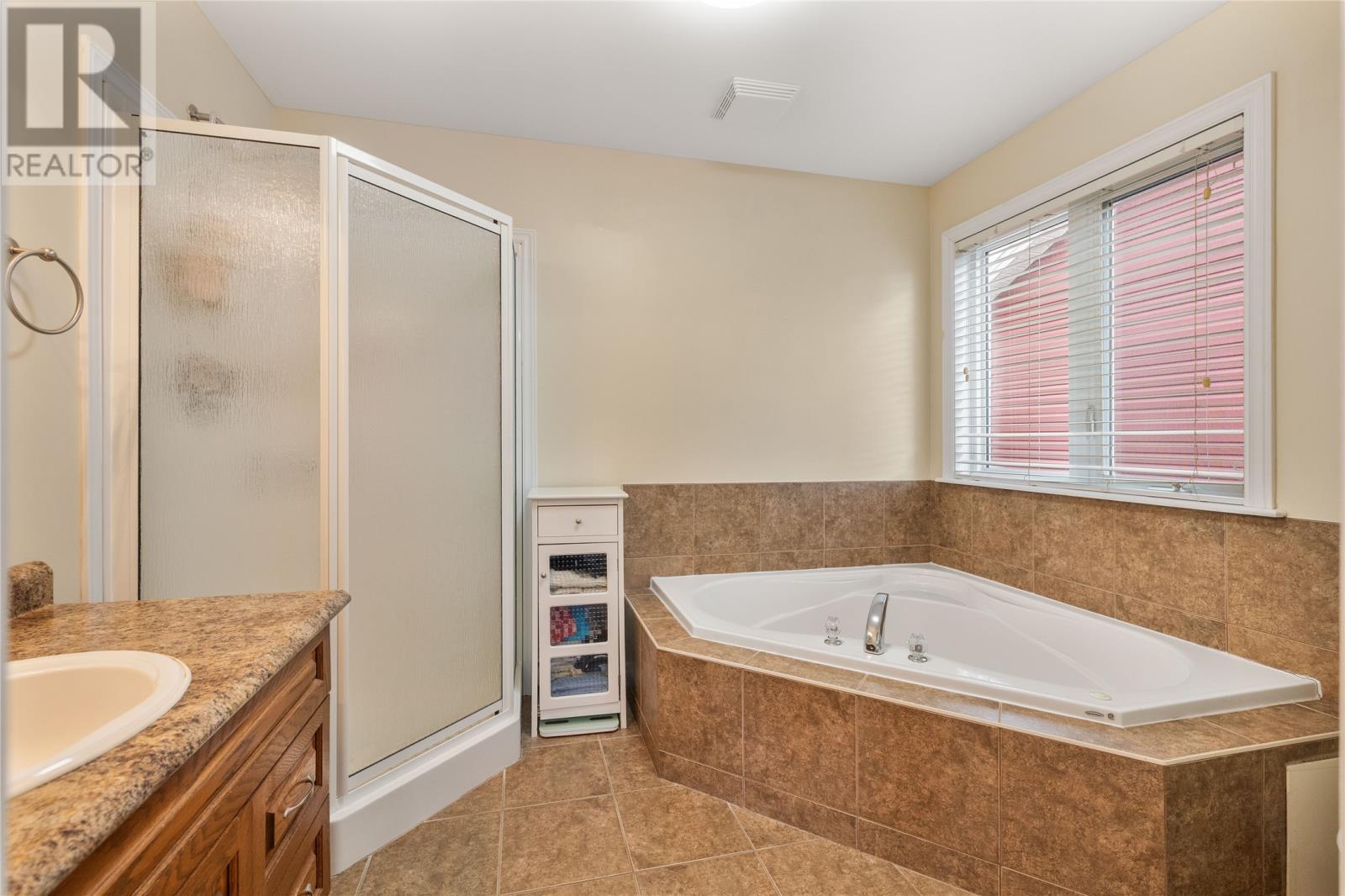 86 Hollyberry Drive, Paradise — photo 17