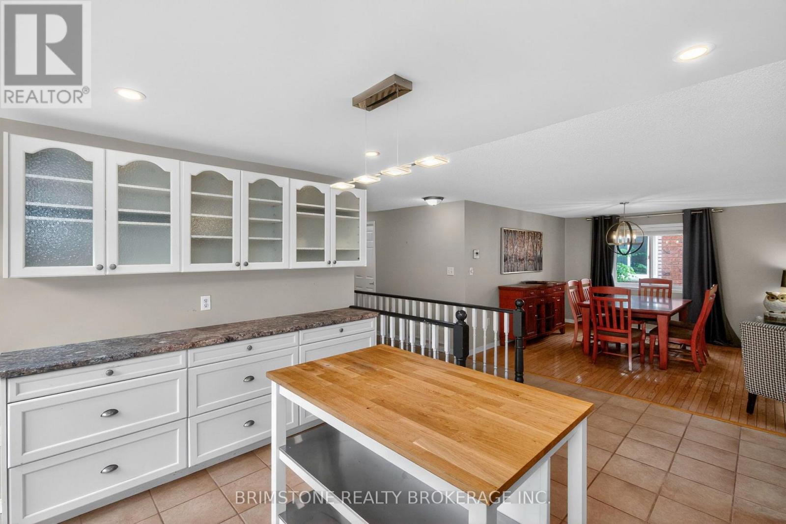 9 Holly Meadow Road, Barrie (Holly), Ontario  L4N 8S1 - Photo 8 - S13822426