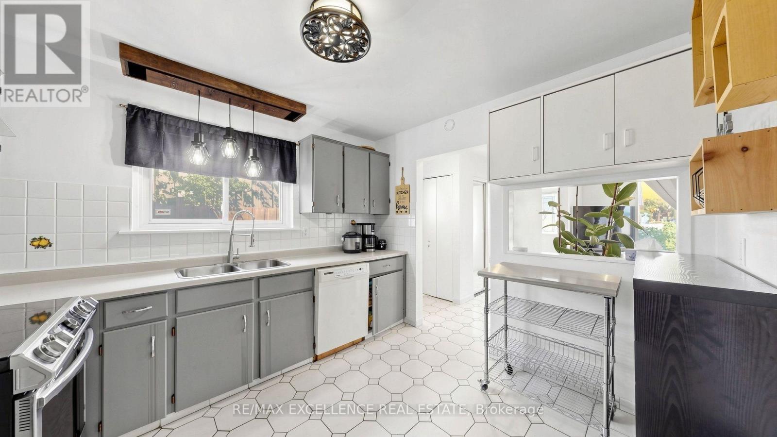 28 Glenvale Boulevard, Brampton (Northgate), Ontario  L6S 1J1 - Photo 12 - W13822376