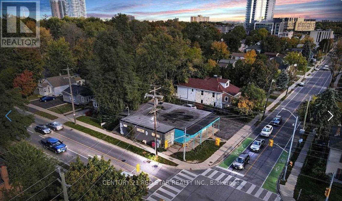 3 - 44 CENTRE STREET N, Brampton, Ontario