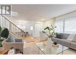 33 ROANOKE ROAD, Toronto, Ontario