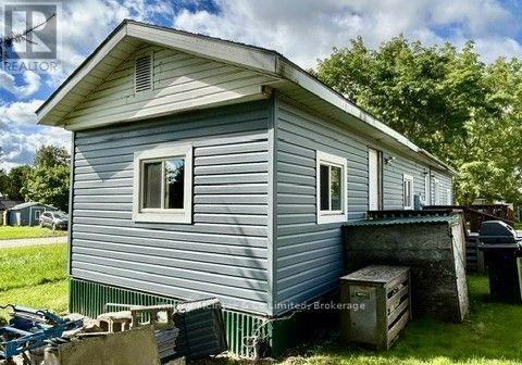 2 Dove Road, Brockton, Ontario  N0G 2V0 - Photo 3 - X13818700