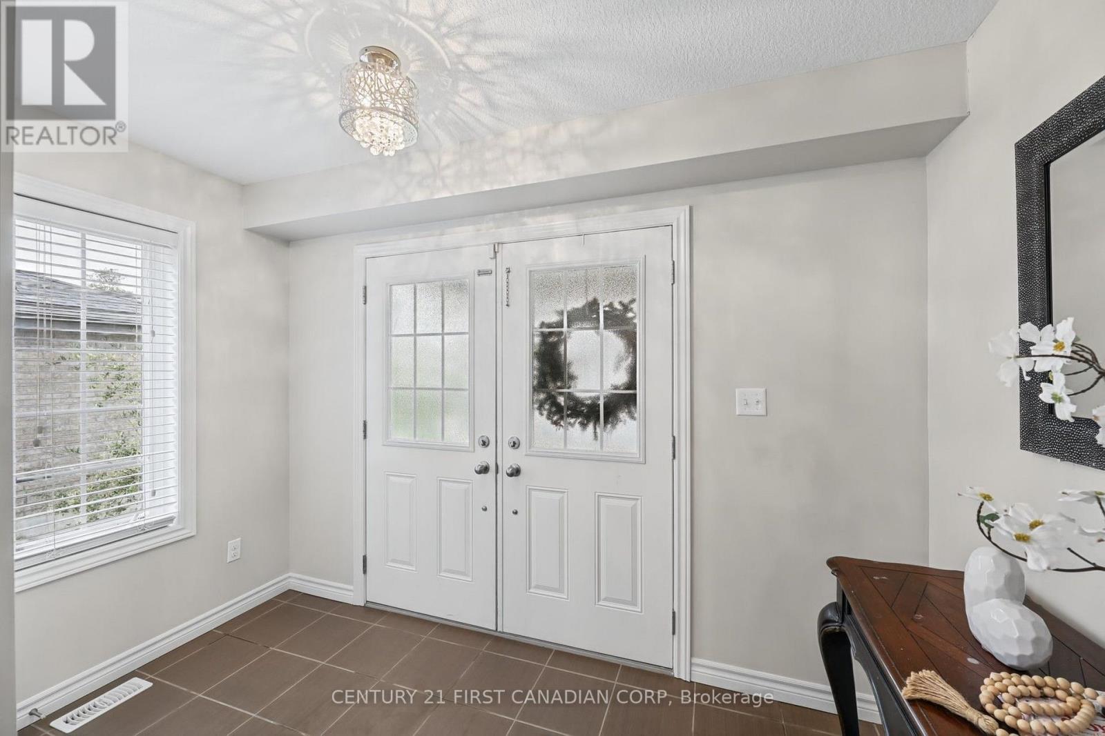 911 Foxcreek Road, London North, Ontario  N6G 0H1 - Photo 3 - X13822478