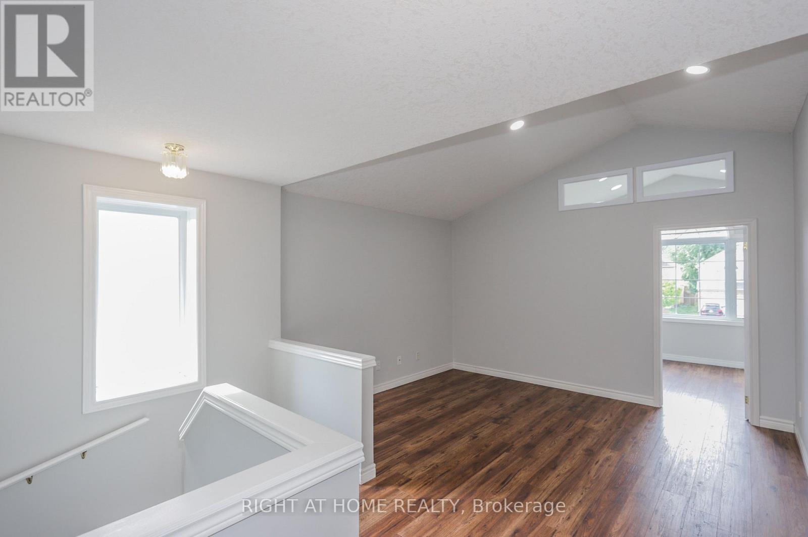 756 Hedgerow Place, London North, Ontario  N5X 4L6 - Photo 3 - X13822538