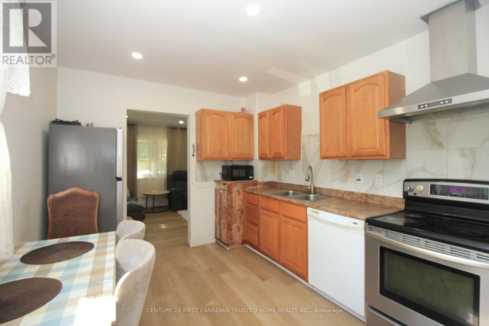 190 Helena Avenue, London South, Ontario  N5Z 3M2 - Photo 5 - X13822540