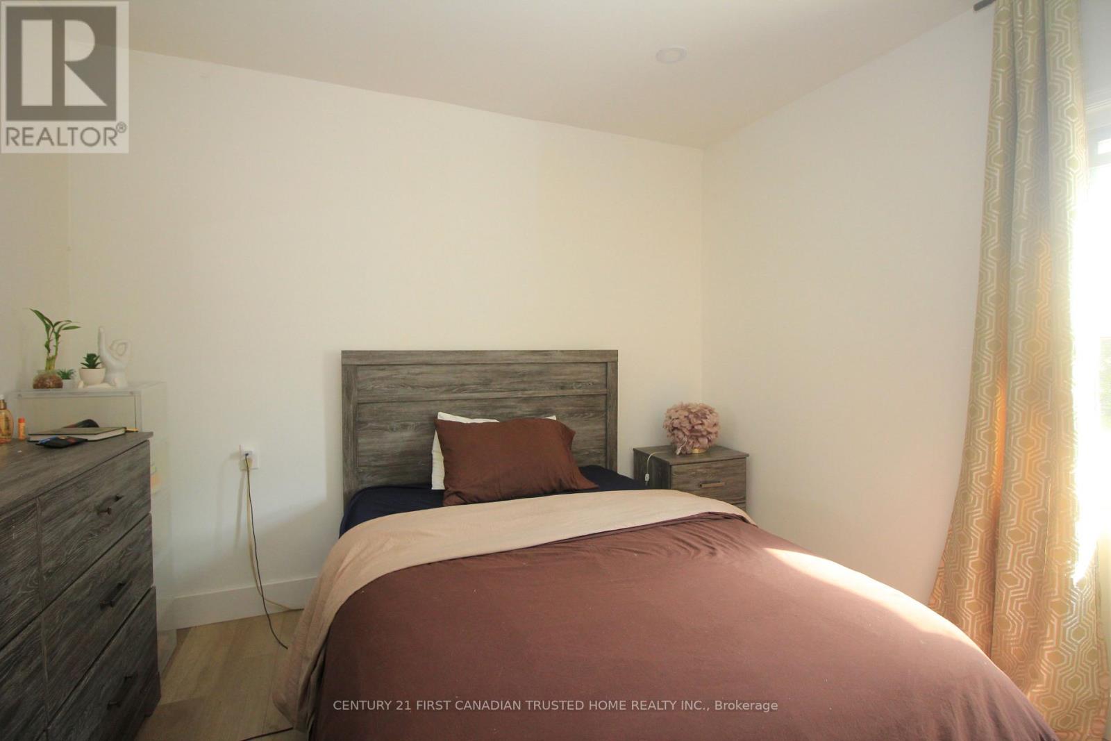 190 Helena Avenue, London South, Ontario  N5Z 3M2 - Photo 7 - X13822540