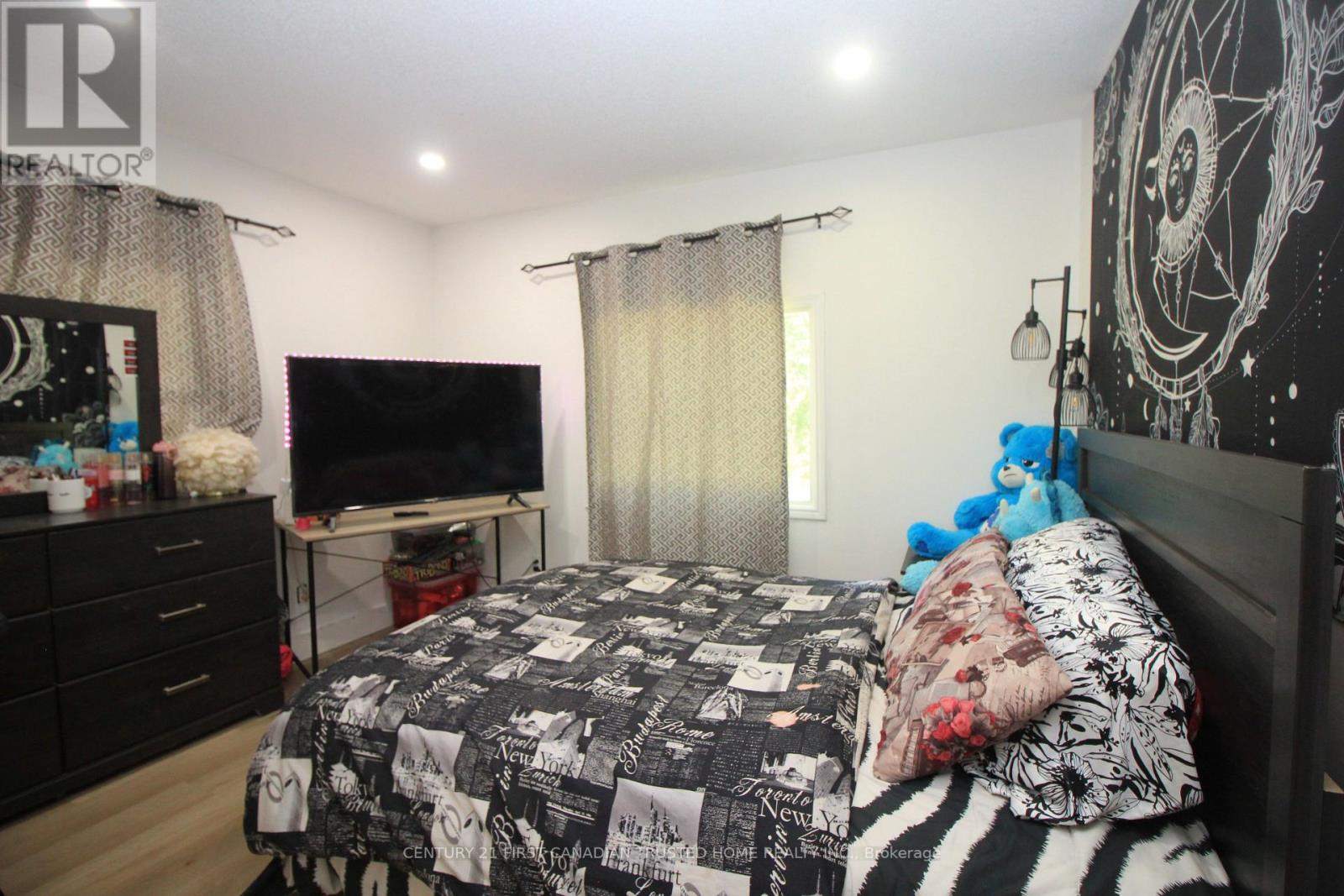 190 Helena Avenue, London South, Ontario  N5Z 3M2 - Photo 8 - X13822540