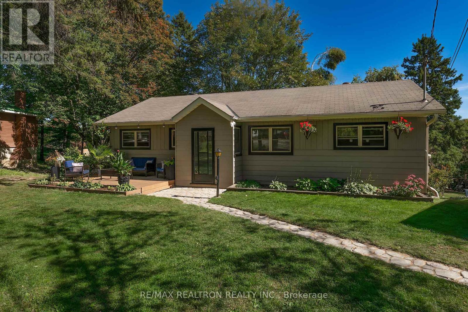 2010 Lea Street, Innisfil, Ontario  L9S 1T3 - Photo 2 - N13821670