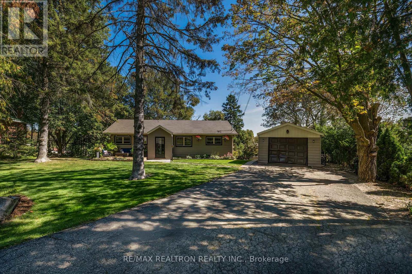 2010 Lea Street, Innisfil, Ontario  L9S 1T3 - Photo 1 - N13821670