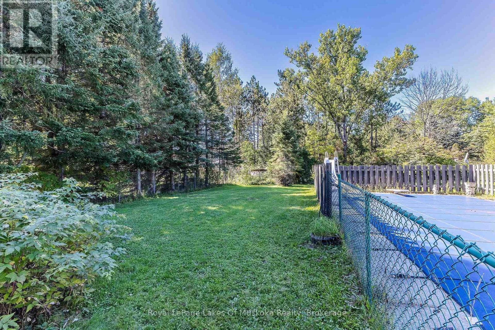 11 Pine Street, Bracebridge, Ontario P1L 1L1 - Photo 10 - X13822494