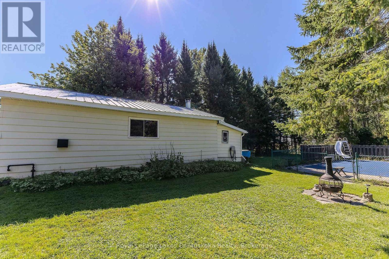 11 Pine Street, Bracebridge, Ontario P1L 1L1 - Photo 11 - X13822494