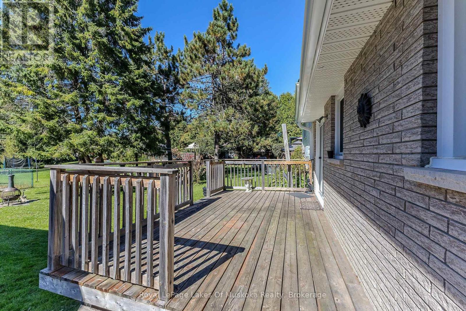 11 Pine Street, Bracebridge, Ontario P1L 1L1 - Photo 14 - X13822494