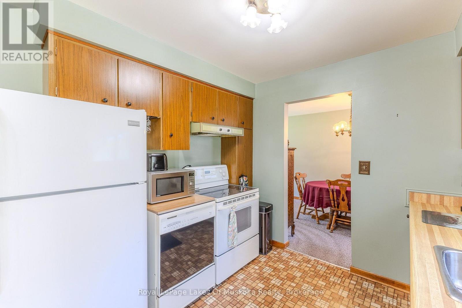 11 Pine Street, Bracebridge, Ontario P1L 1L1 - Photo 16 - X13822494