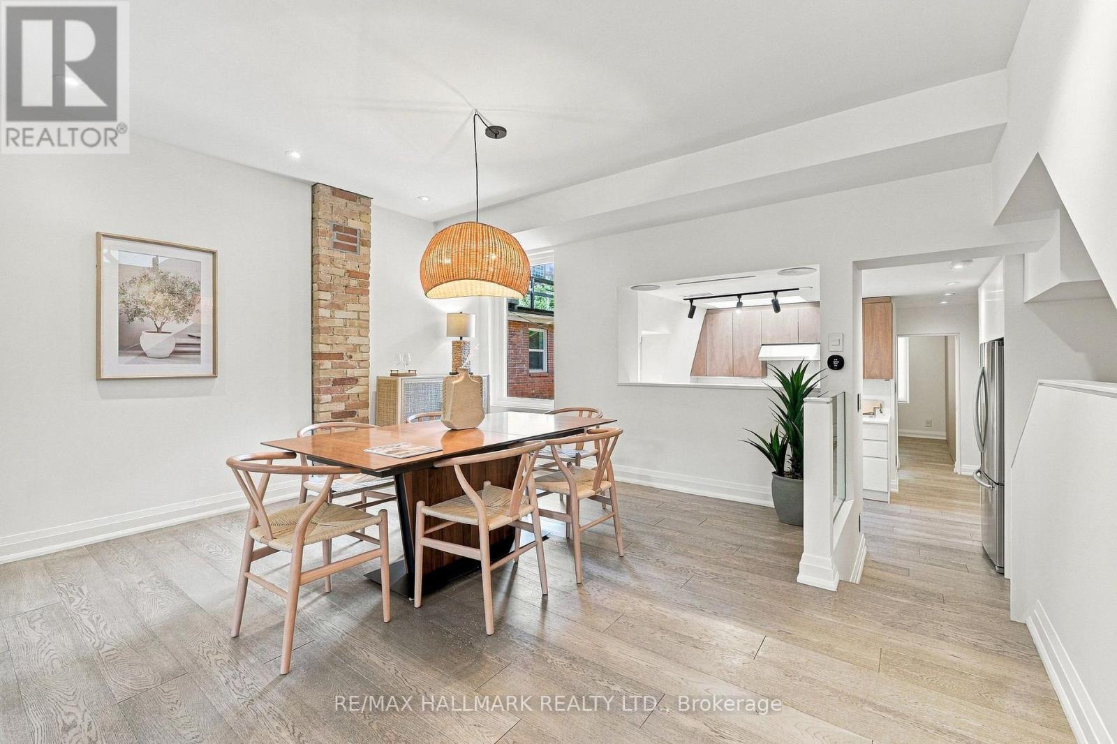 10 Earl Street, Toronto, Ontario  M4Y 1M3 - Photo 3 - C13785794