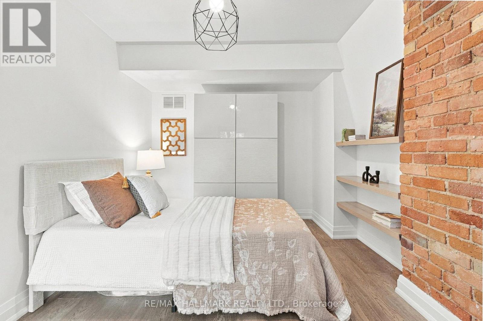 10 Earl Street, Toronto, Ontario  M4Y 1M3 - Photo 20 - C13785794