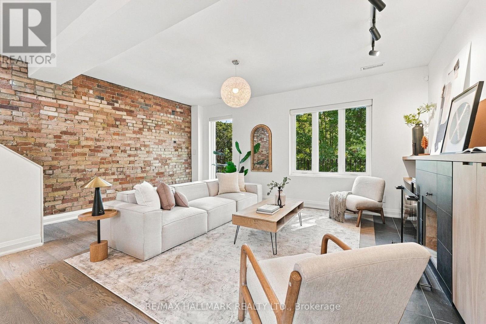 10 Earl Street, Toronto, Ontario  M4Y 1M3 - Photo 6 - C13785794