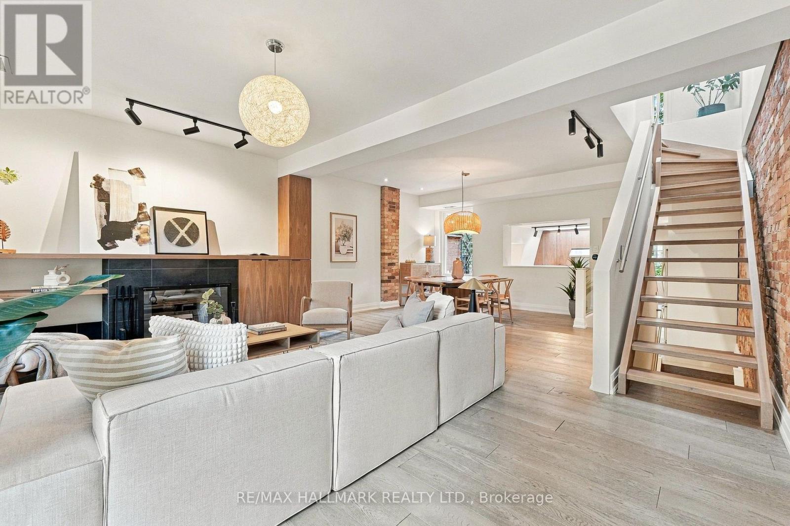10 Earl Street, Toronto, Ontario  M4Y 1M3 - Photo 17 - C13785794