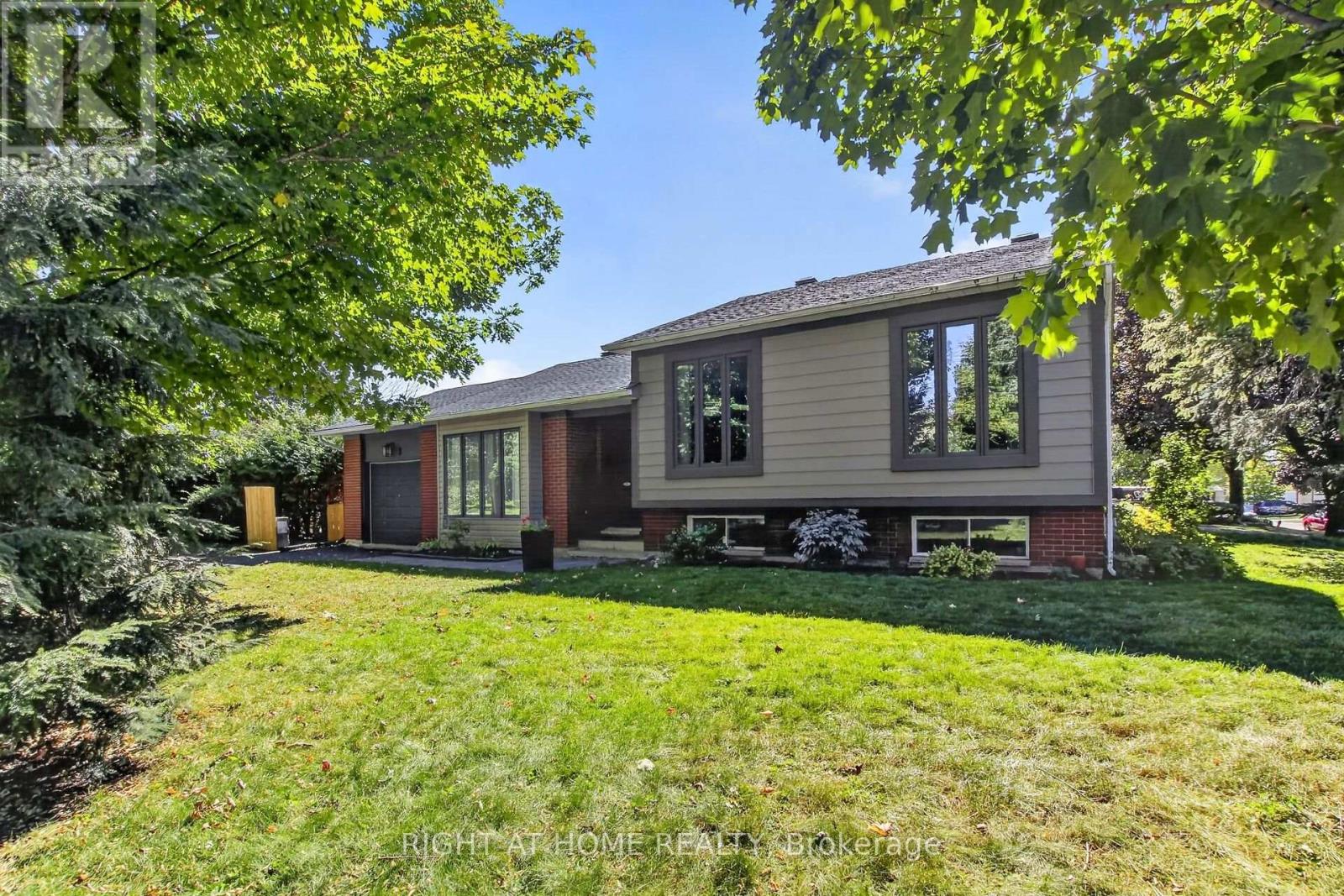 3 POMMEL CRESCENT, Ottawa, Ontario