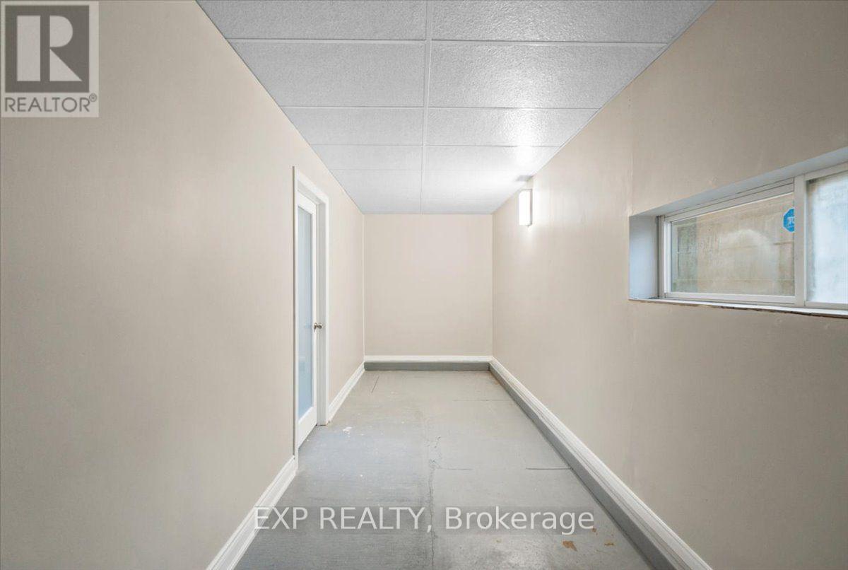 30 Herkley Drive, Brampton, Ontario  L6V 2E8 - Photo 9 - W13822448