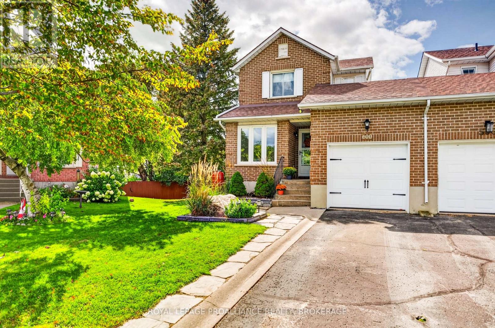 600 Whistler Terrace, Kingston, Ontario  K7M 8K4 - Photo 2 - X13757372