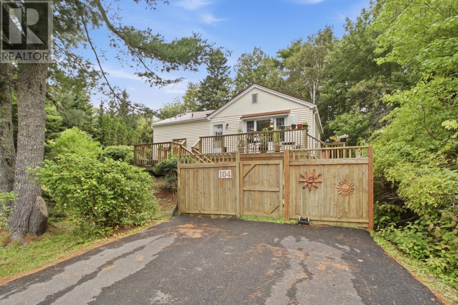 104 Lakeview Avenue, Middle Sackville, Nova Scotia  B4E 3B5 - Photo 3 - 202624223