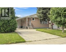 18 GLEN CASTLE Drive, Stoney Creek, Ontario