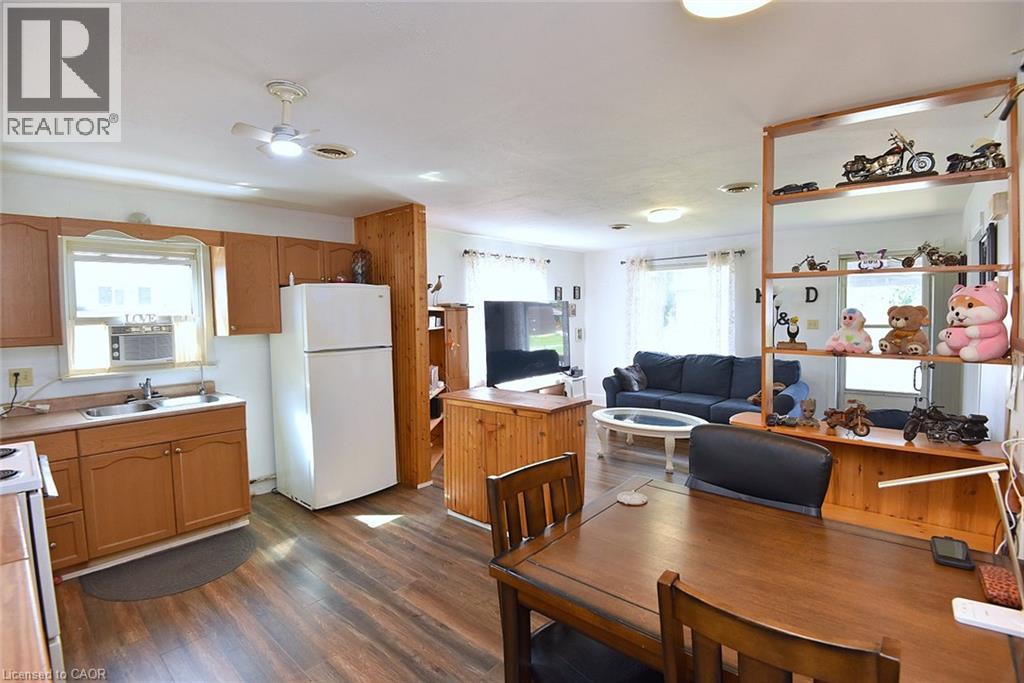 8 Chestnut Street, Port Rowan, Ontario  N0E 1M0 - Photo 7 - 40866223