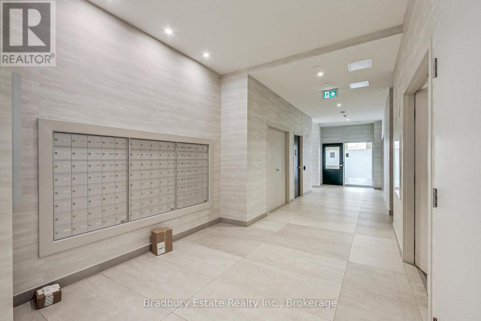 103 - 2750 King Street E, Hamilton, Ontario  L8G 1J4 - Photo 4 - X13822944