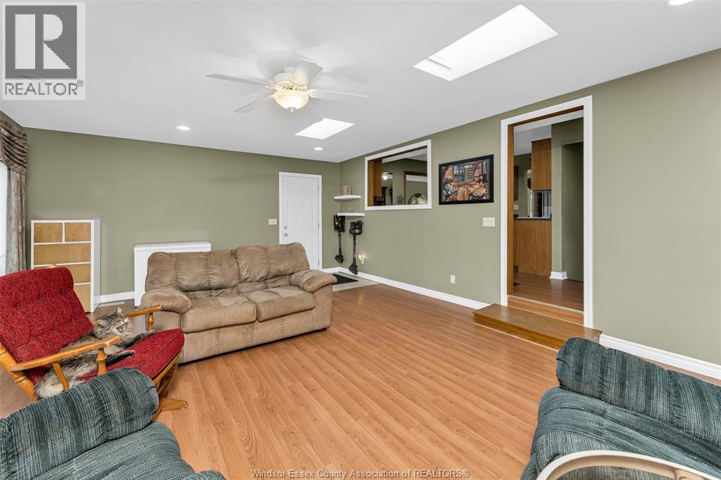 3415 Randolph, Windsor, Ontario  N9E 3E9 - Photo 13 - 26023456