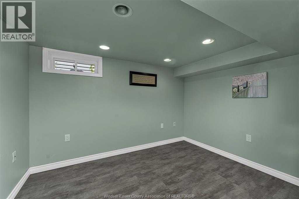 3415 Randolph, Windsor, Ontario  N9E 3E9 - Photo 23 - 26023456