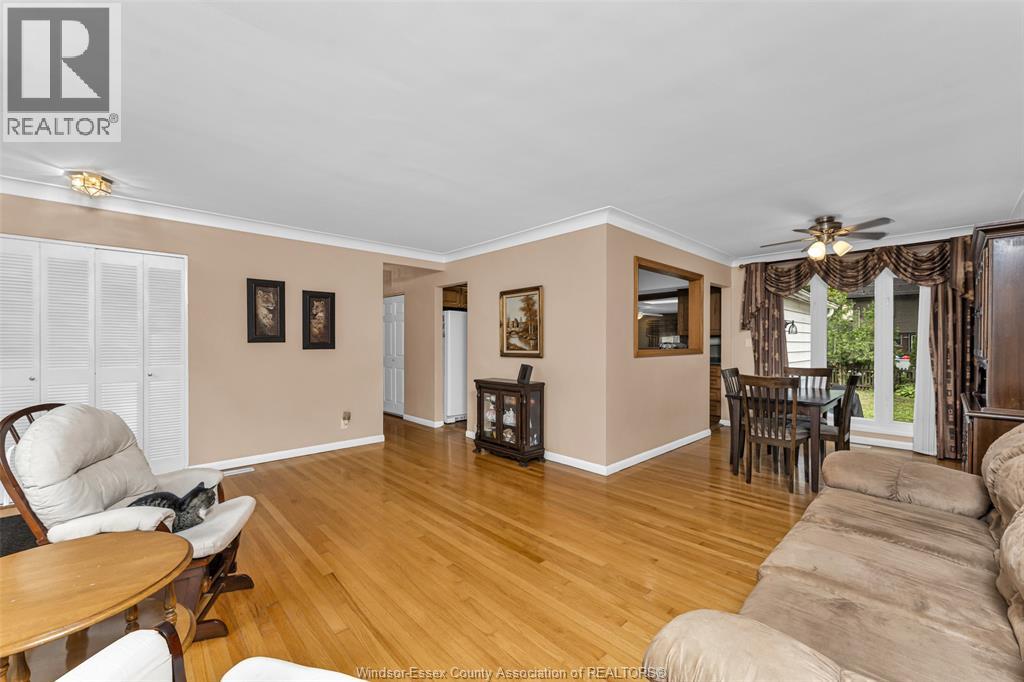 3415 Randolph, Windsor, Ontario  N9E 3E9 - Photo 5 - 26023456