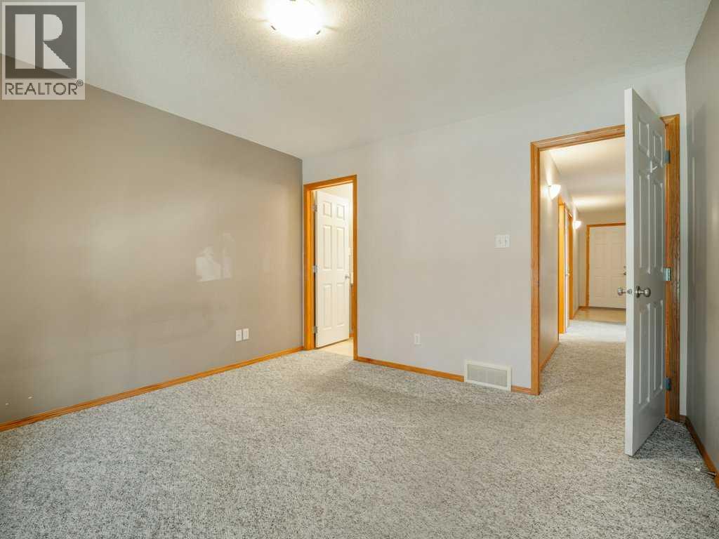 83 Rivergreen Road W
