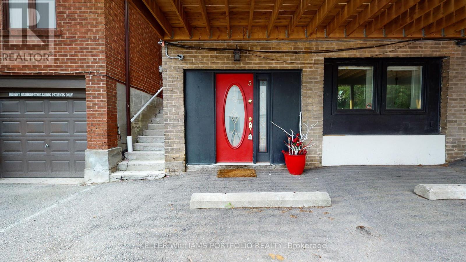 5 - 546 Eglinton Avenue E, Toronto, Ontario  M4P 1N9 - Photo 3 - C13822650