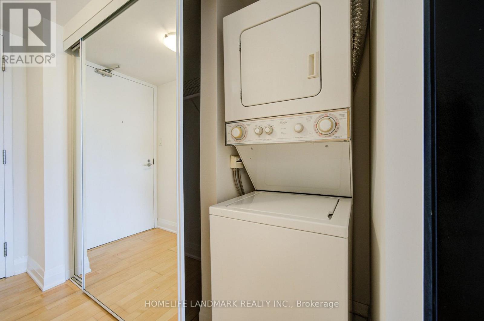 1508 - 38 Grenville Street, Toronto, Ontario  M4Y 1A5 - Photo 24 - C13822678