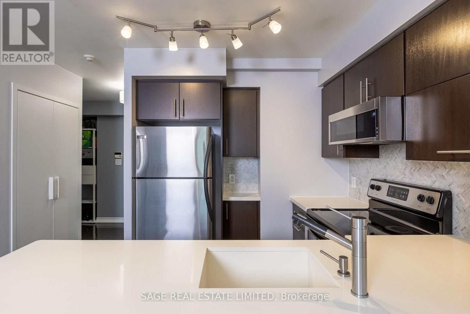 502 - 120 Dalliomore Circle, Toronto, Ontario  M3C 4J1 - Photo 12 - C13822778