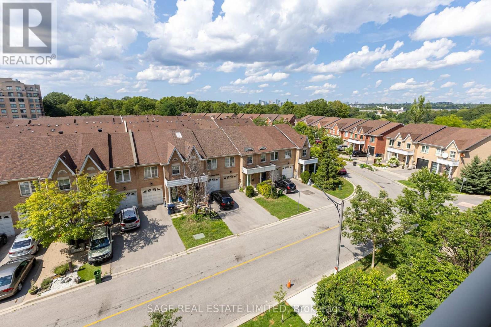 502 - 120 Dalliomore Circle, Toronto, Ontario  M3C 4J1 - Photo 3 - C13822778