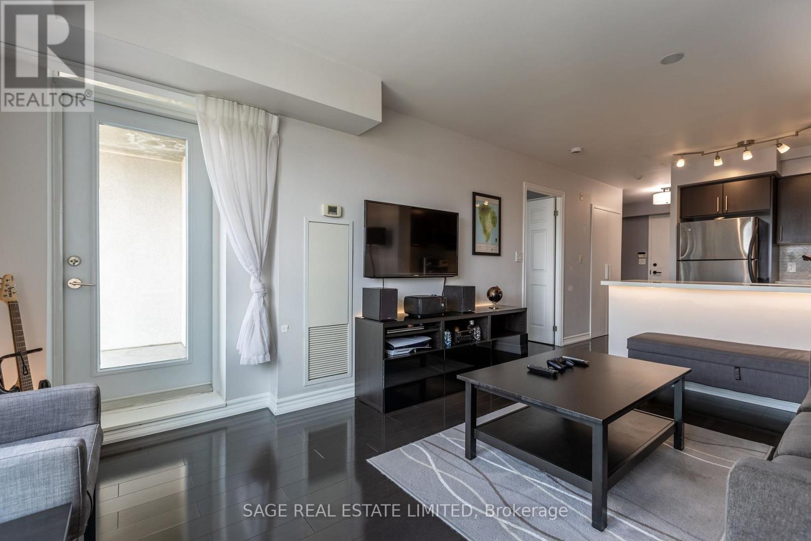 502 - 120 Dalliomore Circle, Toronto, Ontario  M3C 4J1 - Photo 6 - C13822778